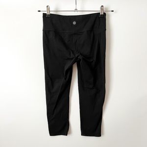 Athleta Solid Black Cropped Active Yoga Running Workout Leggings Size Small